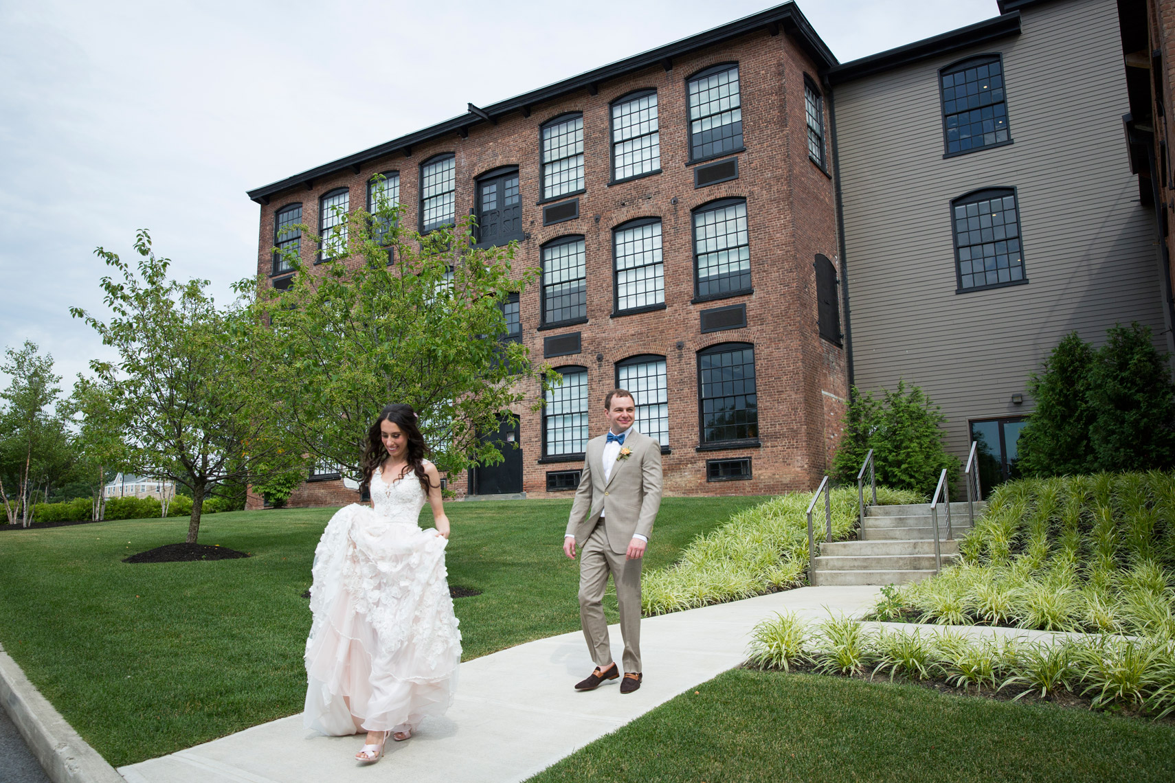 The-Roundhouse-at-Beacon-Falls-bride-groom-portrait